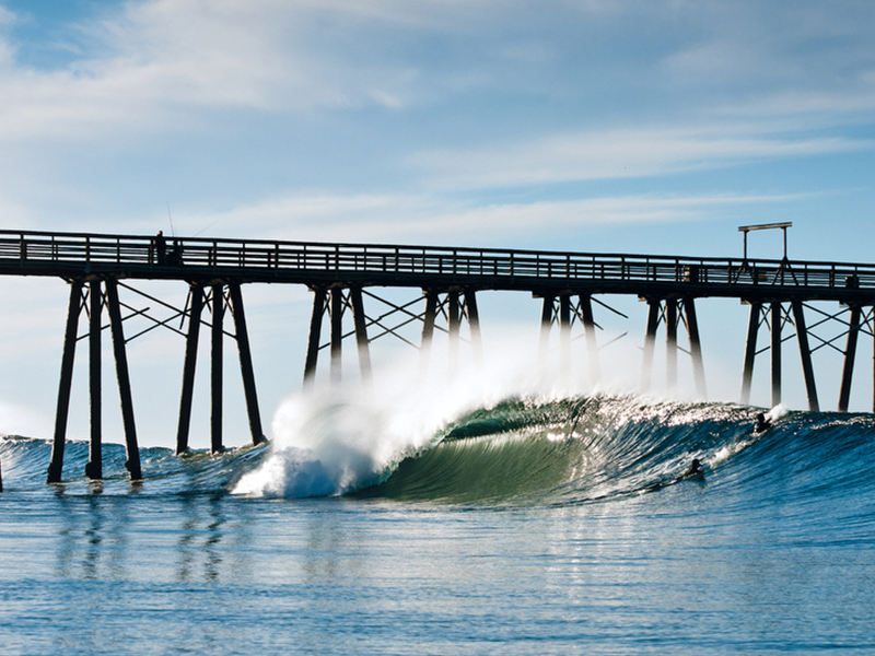 surfing Craft beer from tap